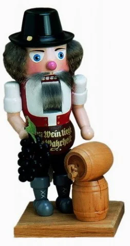 Wine Grower Nutcracker by Erzgebirgische Holzkunst Gahlenz GmbH